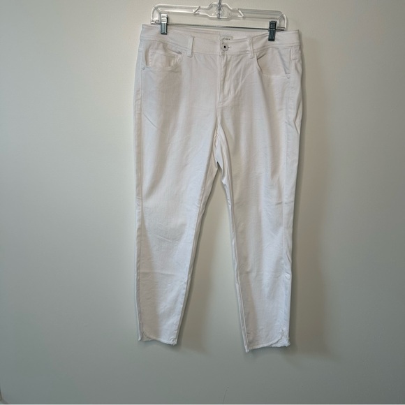 J. Jill Authentic Fit slim ankle White Denim Jeans Size 10 - Picture 1 of 12